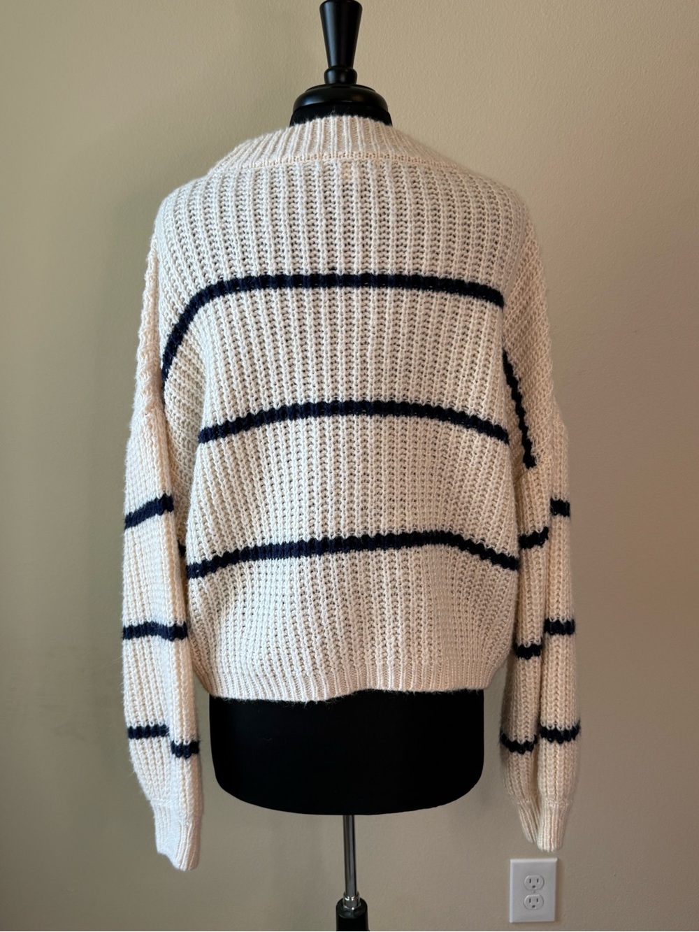 HYFVE Sweater Size Large Striped Cream Navy Shaker Knit - Picture 7 of 14